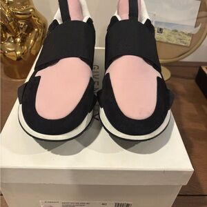 Givenchy Women's Black and Pink Sneakers